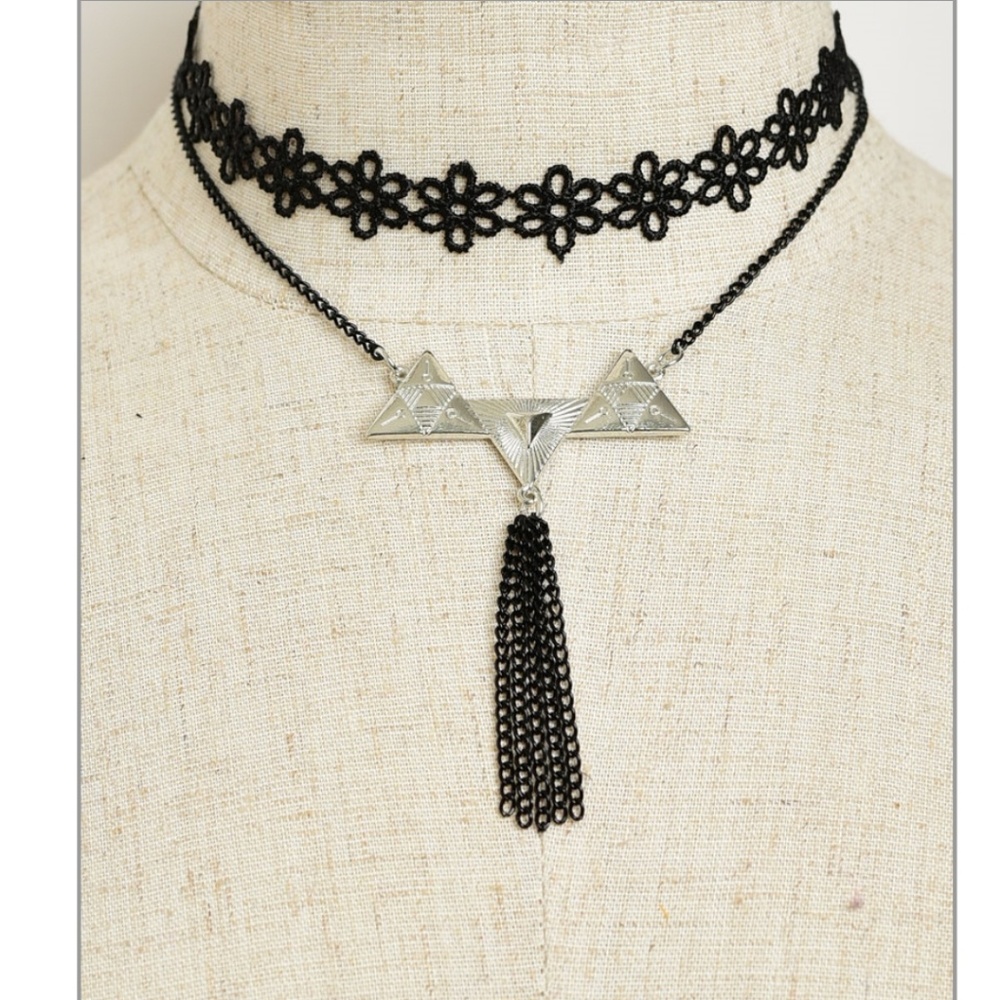 PROCE DROP! Black & Silver Tassle Choker!